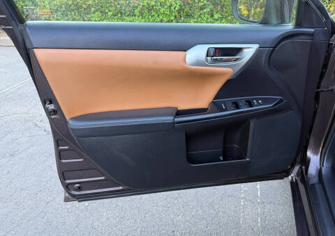 2011 Lexus CT 200h Premium