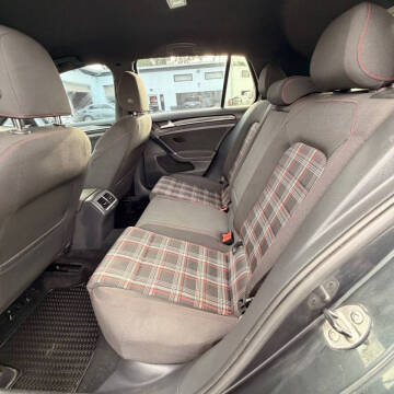2017 Volkswagen Golf GTI S