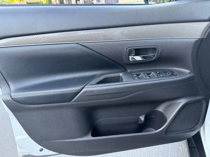 2020 Mitsubishi Outlander SEL