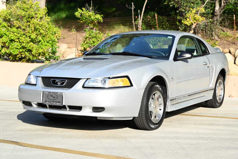 2000 Ford Mustang