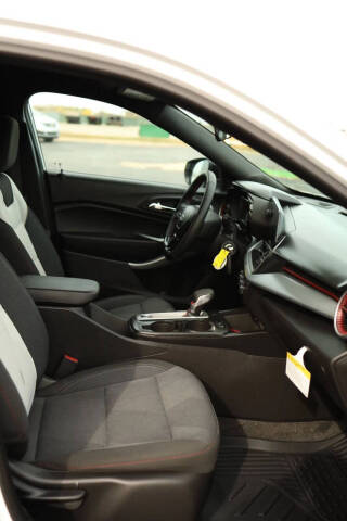 2025 Chevrolet Trax RS