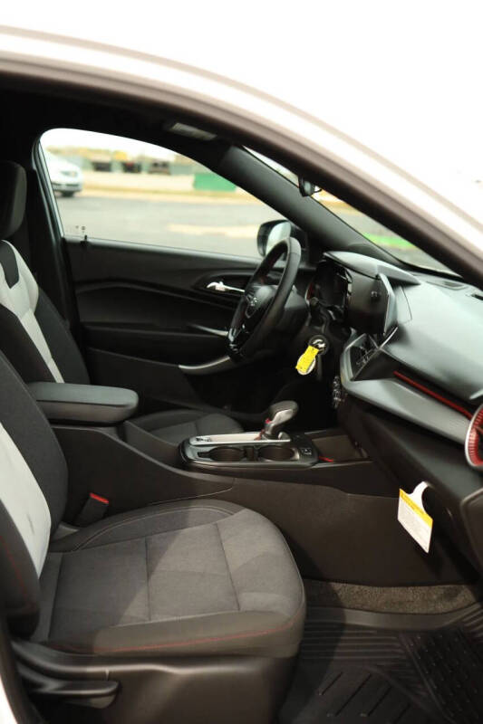 2025 Chevrolet Trax RS