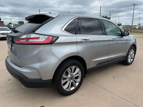 2022 Ford Edge Titanium