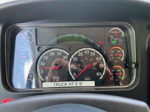 2023 Freightliner M2 106