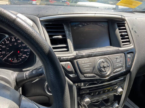 2017 Nissan Pathfinder S