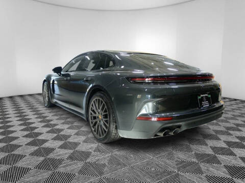 2025 Porsche Panamera 4