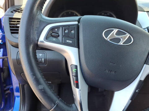 2012 Hyundai Accent SE
