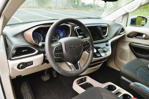 2017 Chrysler Pacifica Touring
