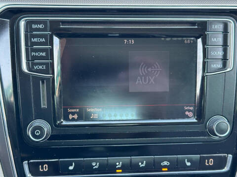 2017 Volkswagen Passat 1.8T R-Line