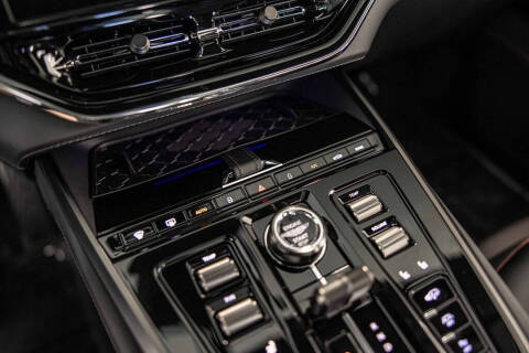 2026 Aston Martin DBX 707