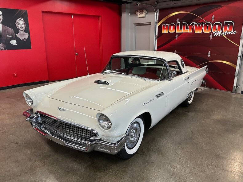 1957 Ford Thunderbird