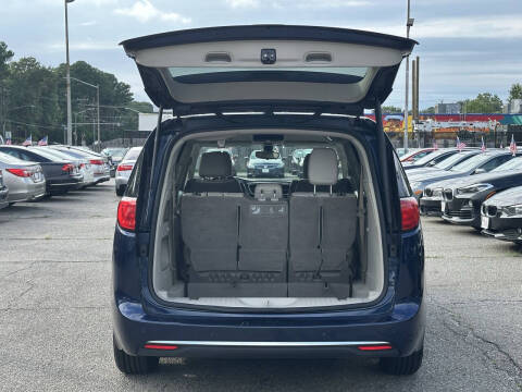 2017 Chrysler Pacifica Touring-L
