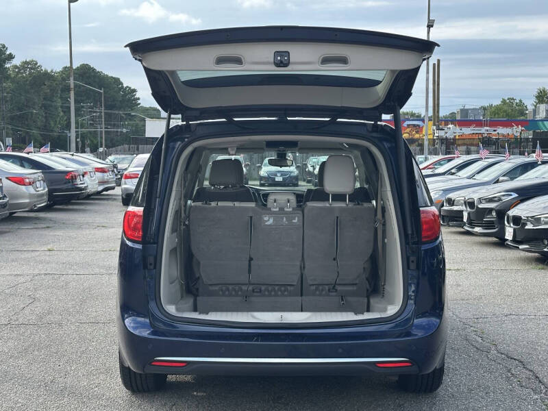 2017 Chrysler Pacifica Touring-L