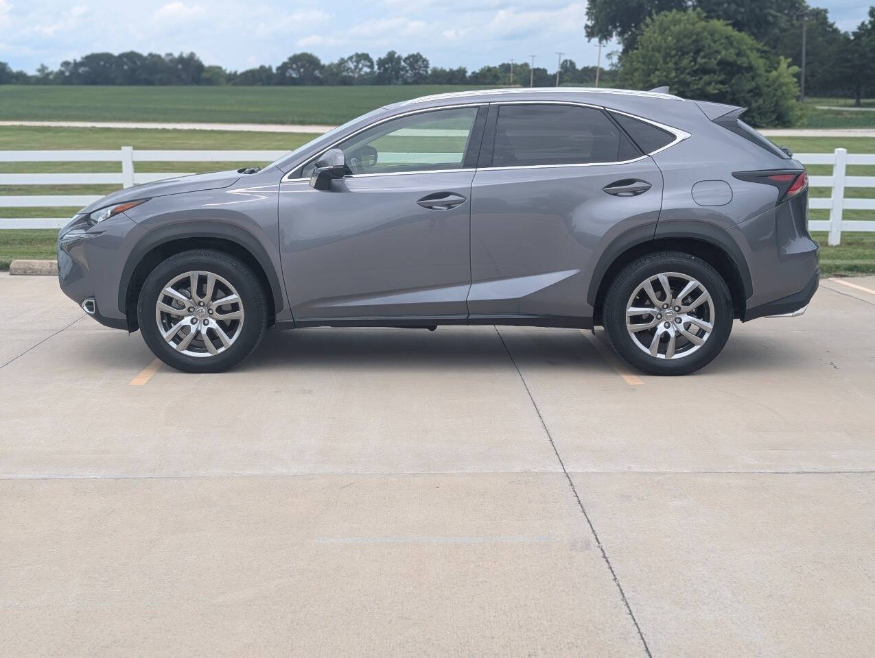 2016 Lexus NX 200t 4