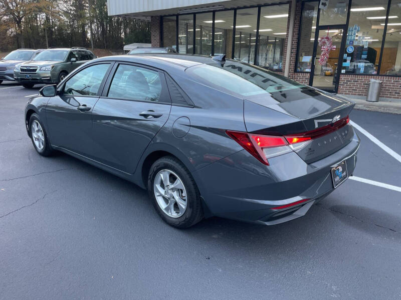 2023 Hyundai Elantra SE