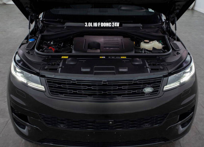 2025 Land Rover Range Rover Sport P360 SE