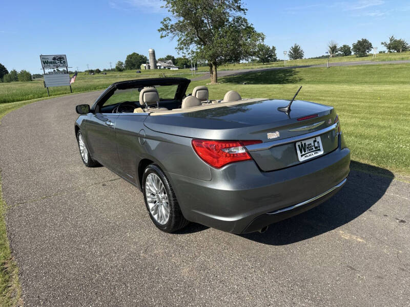2011 Chrysler 200 Limited
