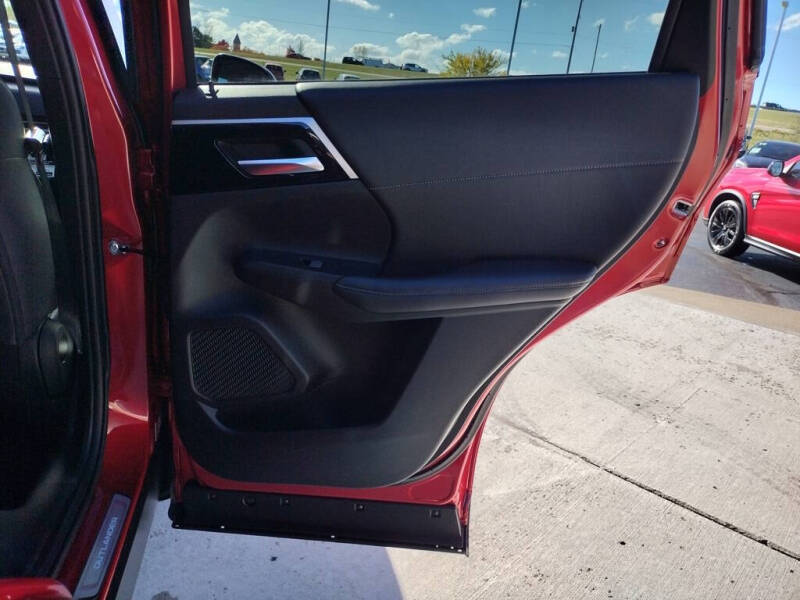 2025 Mitsubishi Outlander PHEV SE