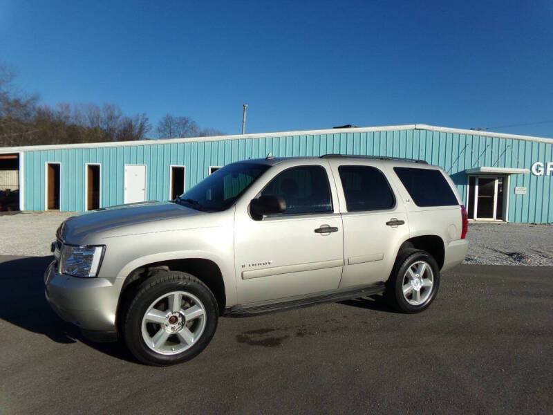 Chevrolet Tahoe's photo