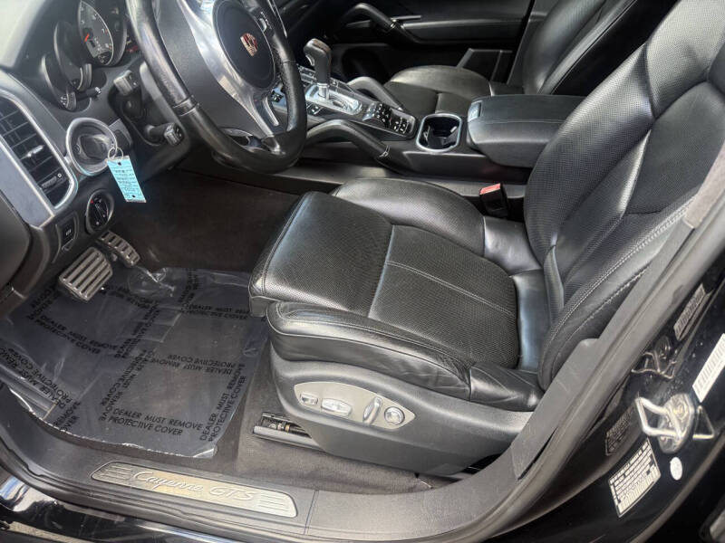 2013 Porsche Cayenne GTS