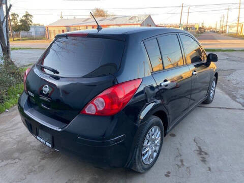 2009 Nissan Versa 1.8 S