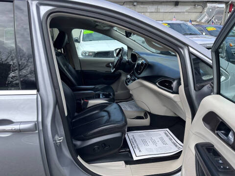 2018 Chrysler Pacifica Touring L