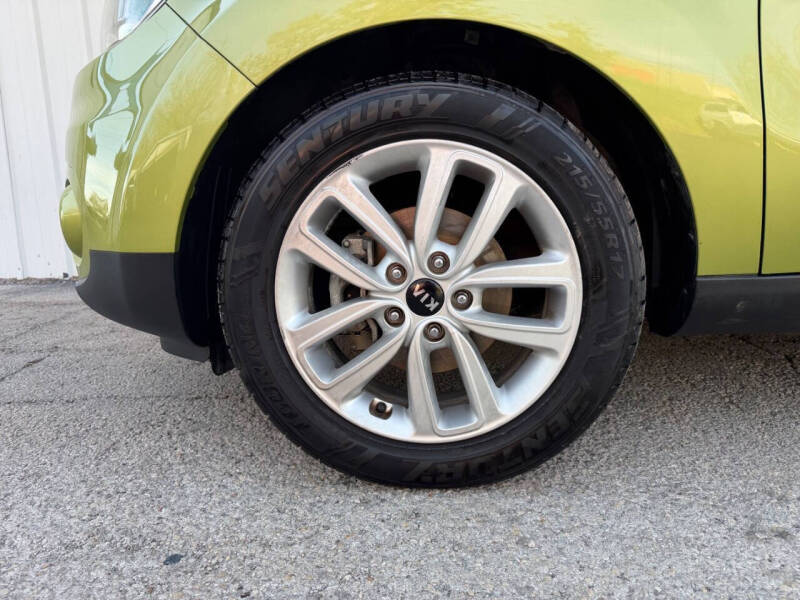 2017 Kia Soul +