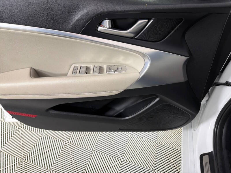 2022 Genesis G70