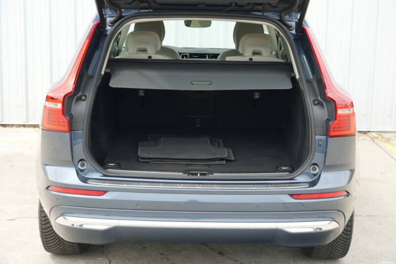 2023 Volvo XC60 B5 Plus Bright Theme