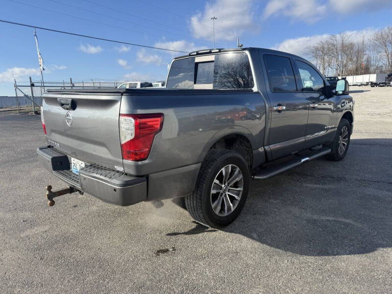 2017 Nissan Titan