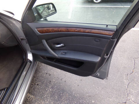 2009 BMW 5 Series 528i