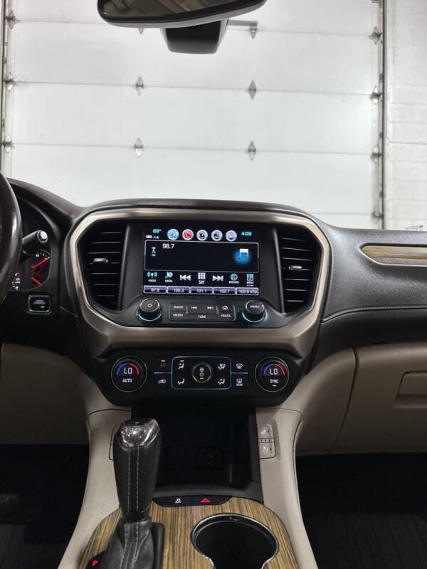 2019 GMC Acadia Denali