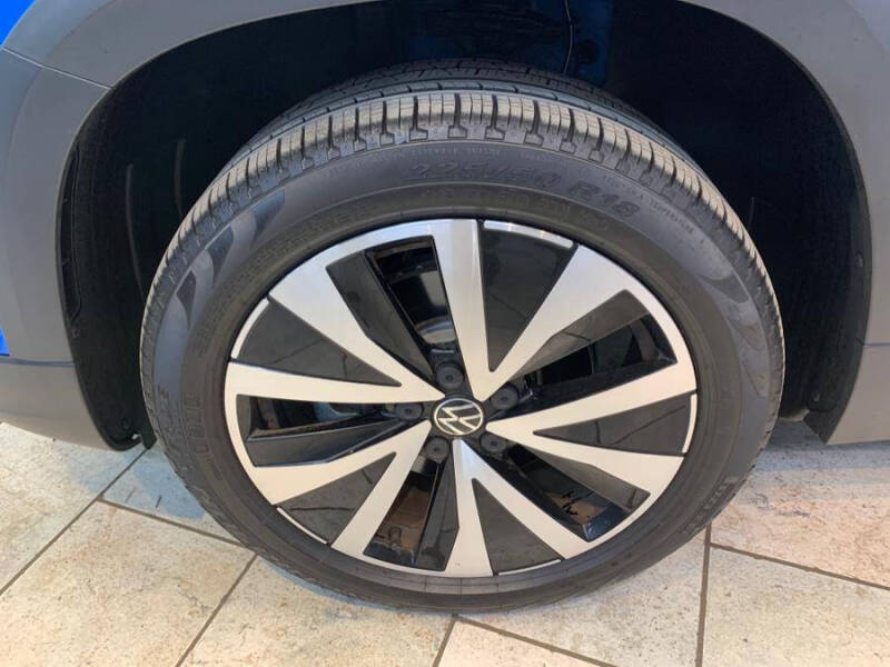 2022 Volkswagen Taos SE 4Motion