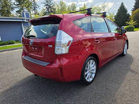 2012 Toyota Prius v Five
