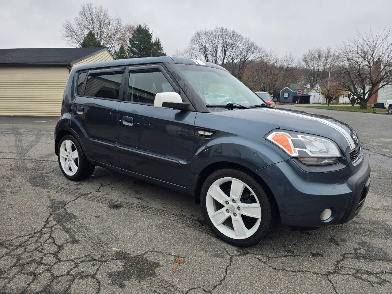 2010 Kia Soul for sale at QUEENSGATE AUTO SALES in York, PA