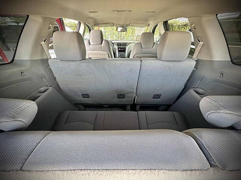 2011 Chevrolet Traverse LT