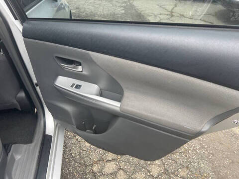 2012 Toyota Prius v Two