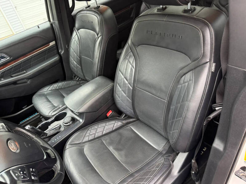 2017 Ford Explorer Platinum