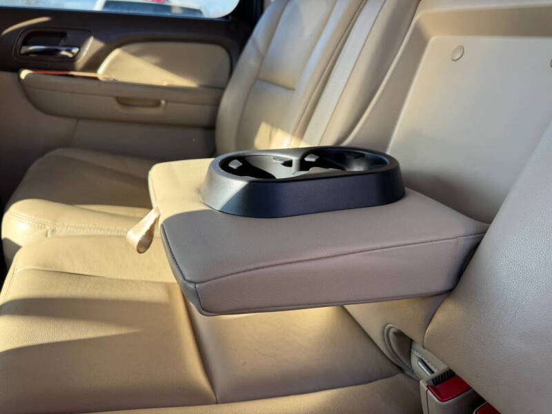 2013 Chevrolet Avalanche LTZ Black Diamond