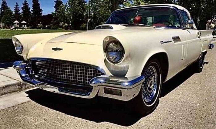 1957 Ford Thunderbird