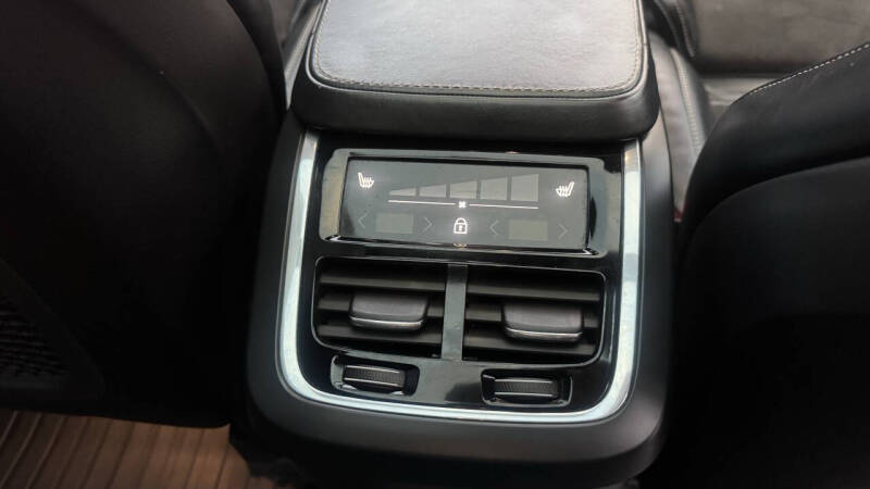 2018 Volvo XC90 T6 R-Design