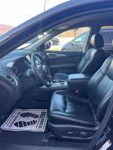 2017 Nissan Pathfinder SL