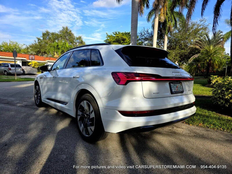 2021 Audi e-tron quattro Premium