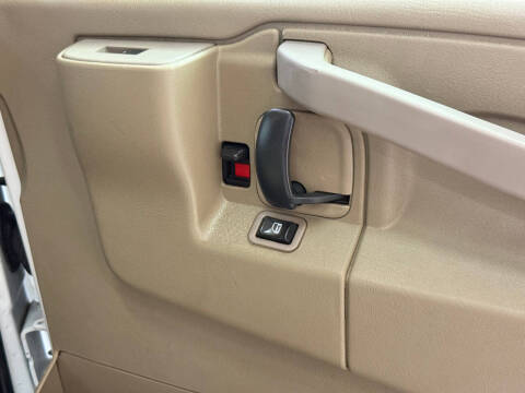 2017 Chevrolet Express 2500