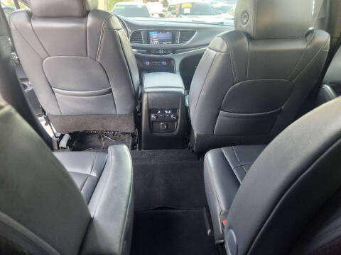 2022 Buick Enclave Essence