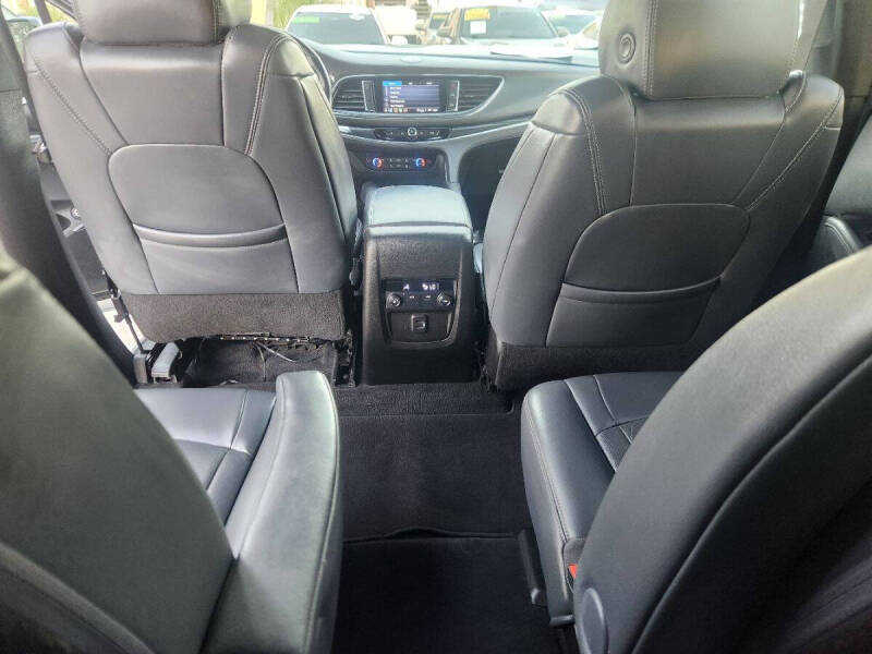 2022 Buick Enclave Essence