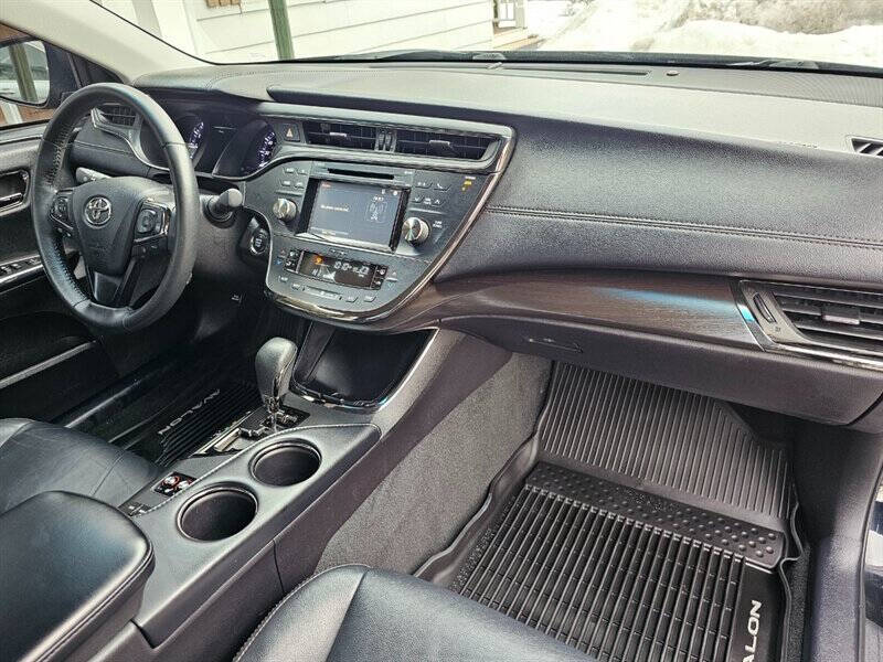 2017 Toyota Avalon XLE Plus