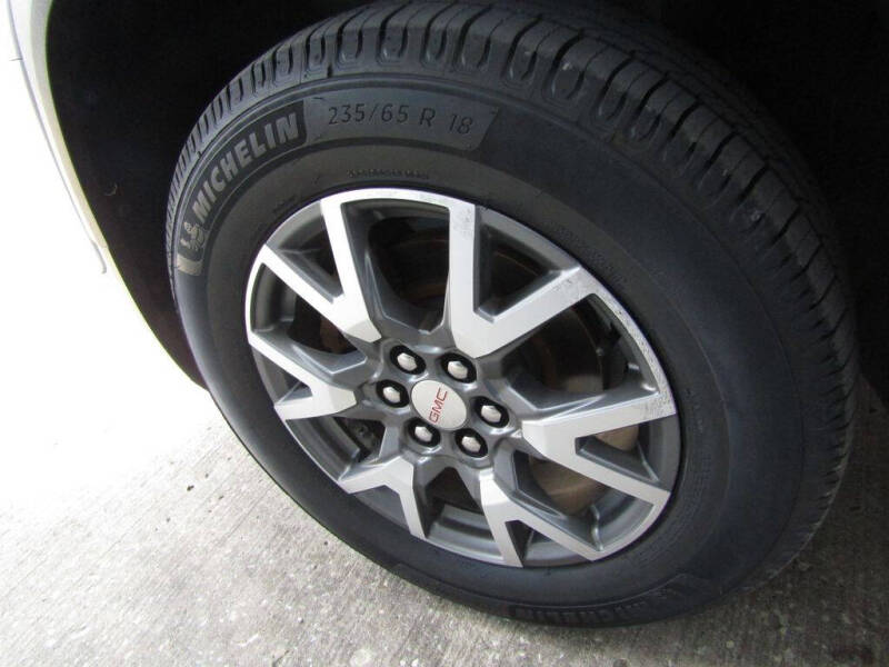 2023 GMC Acadia SLT