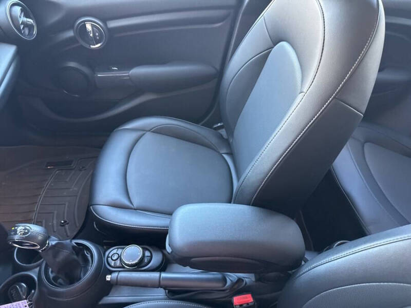 2017 MINI Hardtop 4 Door Cooper