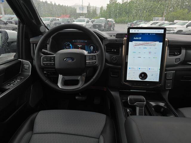 2025 Ford F-150 Lightning Lariat